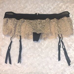 🎁NWT Jessica Simpson Sexy lace Tan/Black Garter Belt w/thong connected- Medium